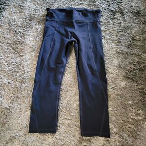 Women's Gap Yoga Capri Pant Navy Blue size Medium